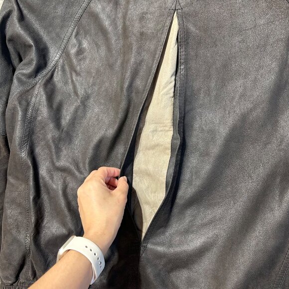 Remy Mens Black Leather Jacket Size 44 USA Made Zip Front Pockets & Elastic Wais - Picture 6 of 13